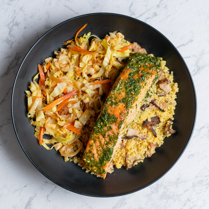 Salmón al pesto verde