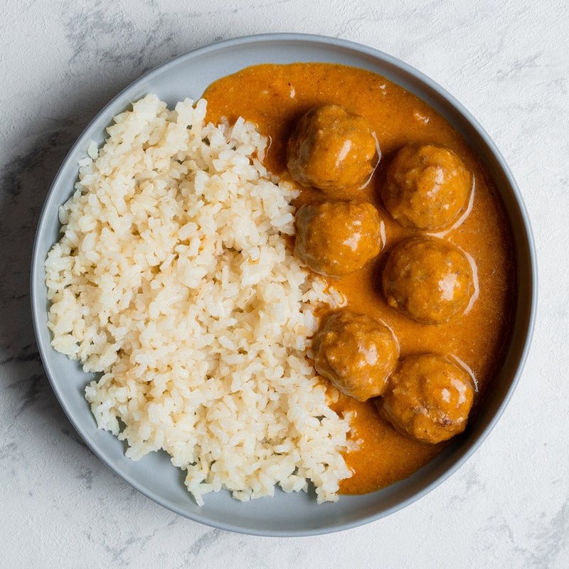 Albóndigas en salsa romescu