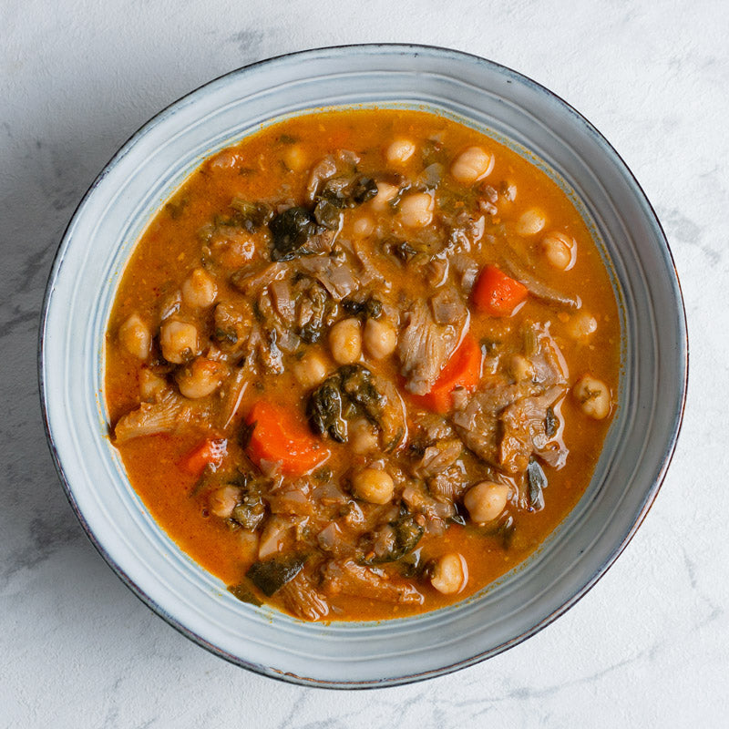 Garbanzos con setas y picada de almendra