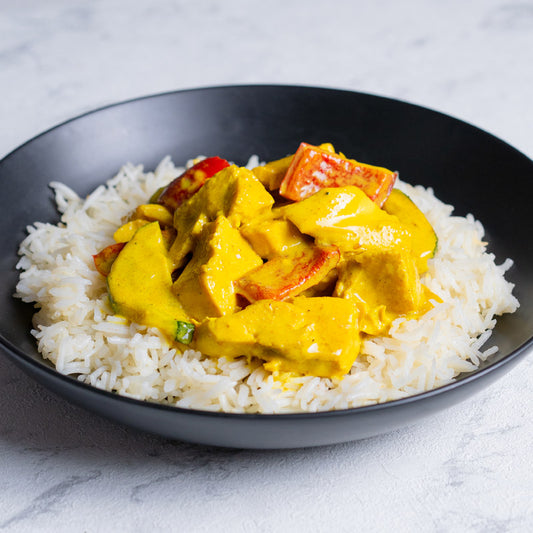Pollo al curry con arroz y coco