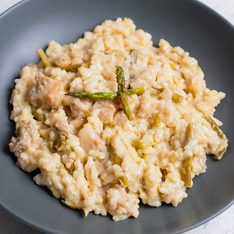 Risotto de espárragos, papada confitada y queso curado