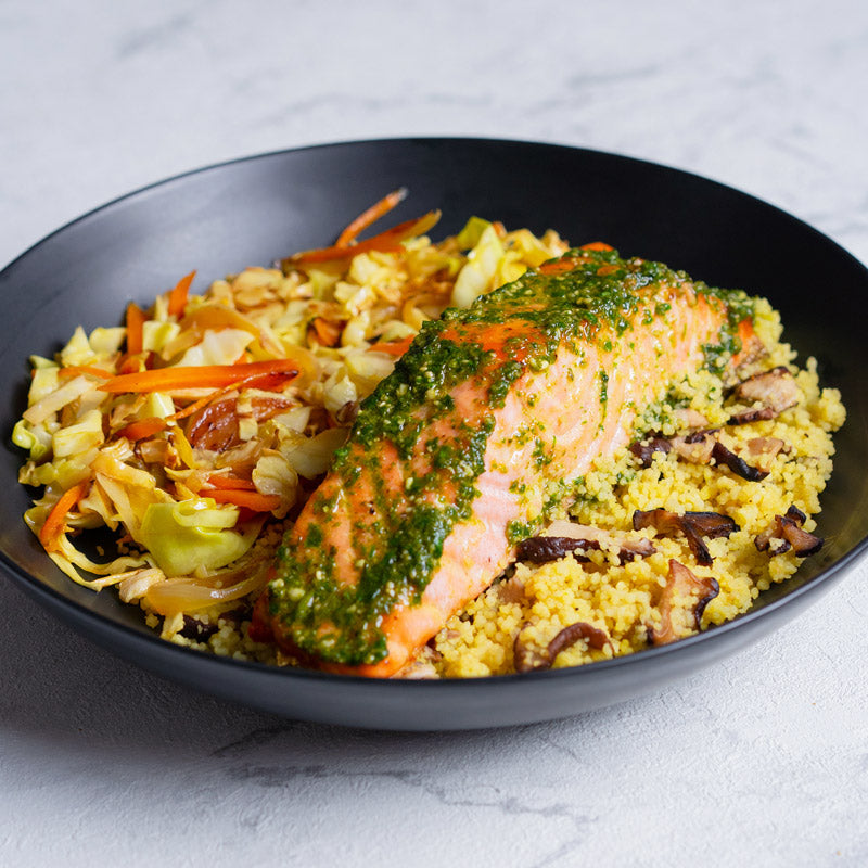 Salmón al pesto verde