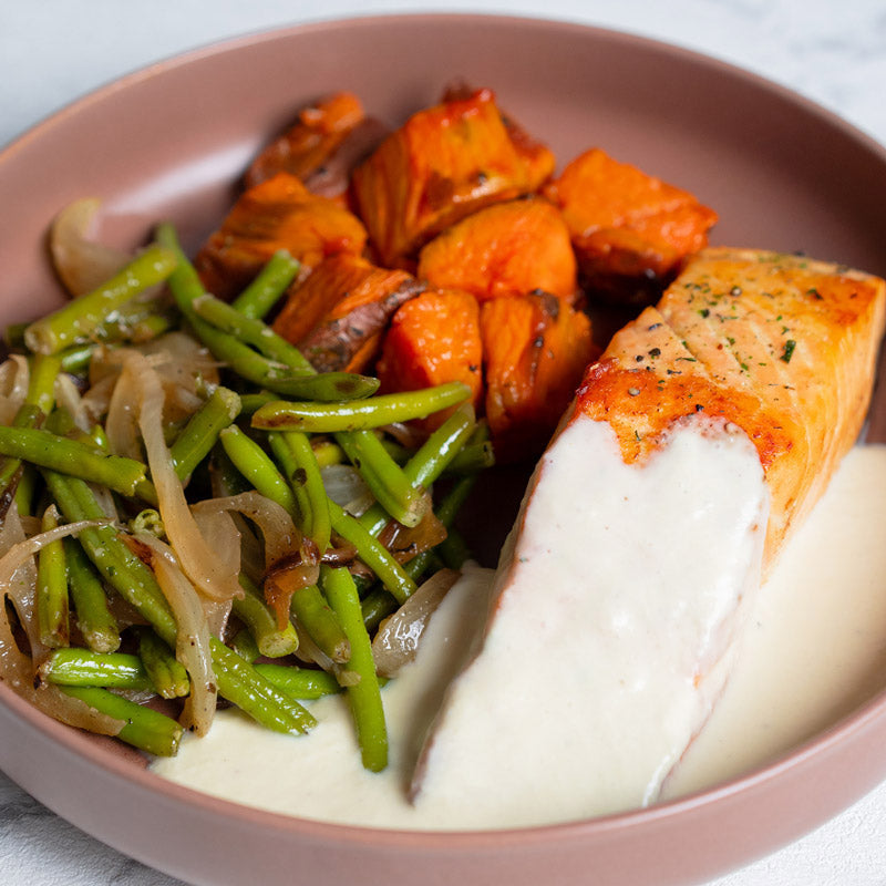 Salmón en salsa de queso de cabra