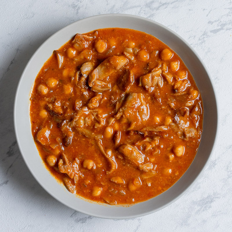 Garbanzos con setas y picada de almendra