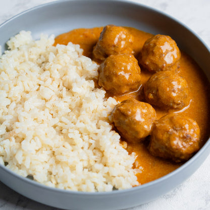 Albóndigas en salsa romescu