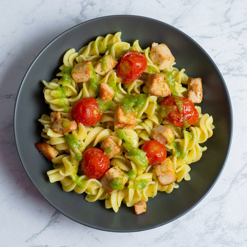 Ensalada de pollo con vinagreta de pesto