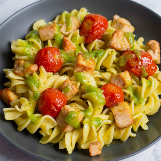 Ensalada de pollo con vinagreta de pesto
