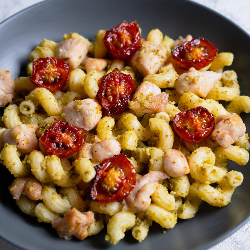 Ensalada de pollo con vinagreta de pesto