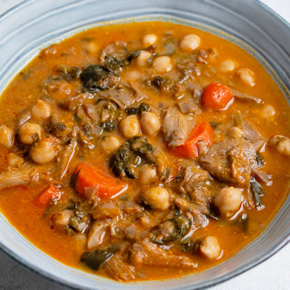Garbanzos con setas y picada de almendra