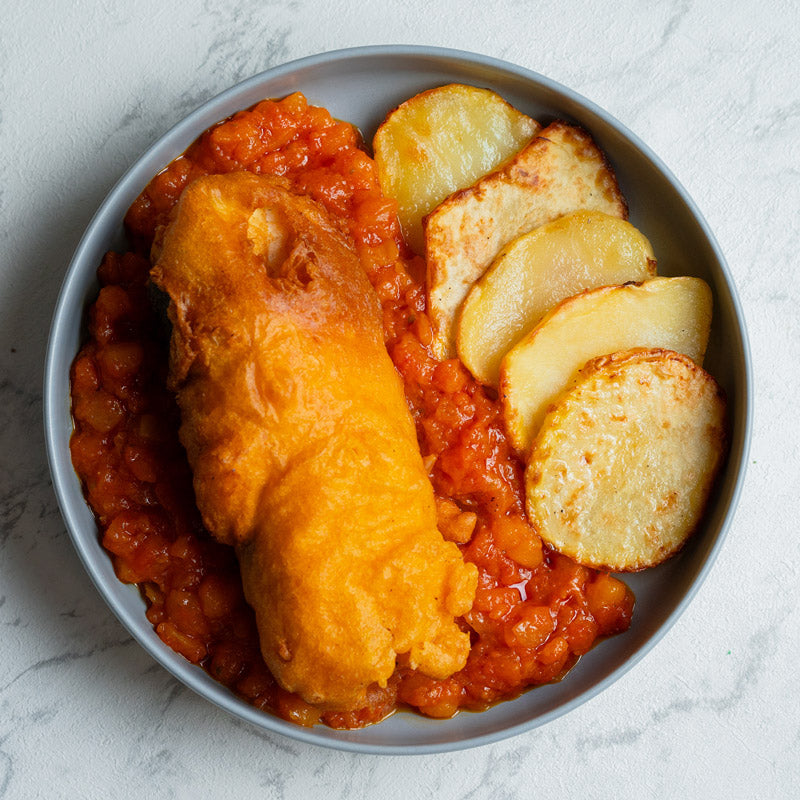 Merluza a la romana con pisto y patata